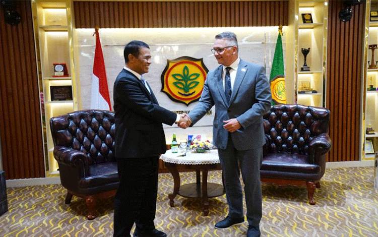 RI Bidik Eksportir Utama CPO dan Pengembangan Peternakan dengan Kanada