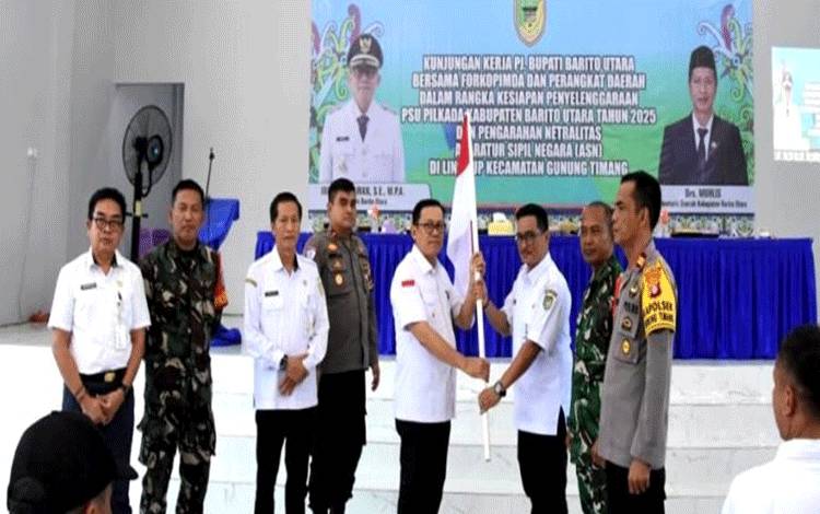 Pj Bupati Barito Utara Tinjau Kesiapan PSU Pilkada 2025 di Gunung Timang dan Montallat