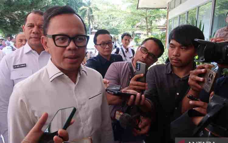 Wamendagri: Usulan Pemilihan Kepala Daerah oleh DPRD Masih Didalami