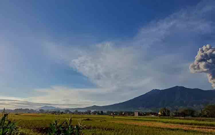PGA Bukittinggi: Gunung Marapi Erupsi 13 Kali Sepanjang Juli 2025