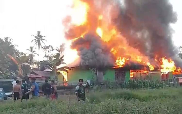 Kebakaran di Petak Bahandang Katingan, Empat Rumah Warga Ludes Dilalap Api