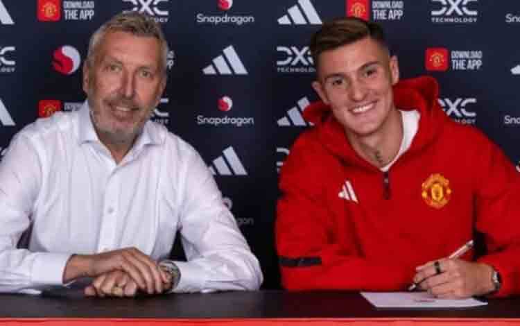 Manchester United Umumkan Transfer Benjamin Sesko