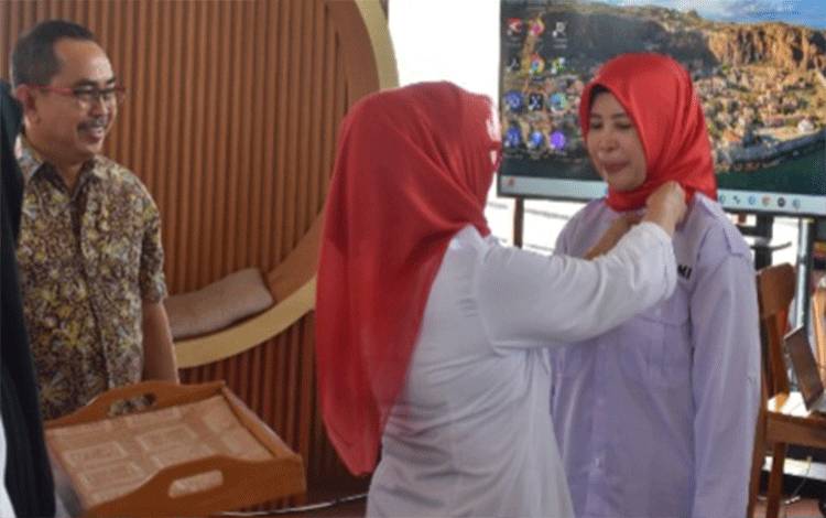 Noor Fazariah Kamayanti Resmi Pimpin PMI Kapuas