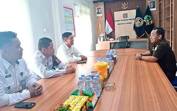 Kajari Barito Timur Kunjungi Rutan Tamiang Layang untuk Perkuat Kolaborasi Penegakan