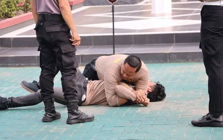 Polres Kapuas Tingkatkan Kemampuan Personel Melalui Latihan Beladiri Rutin