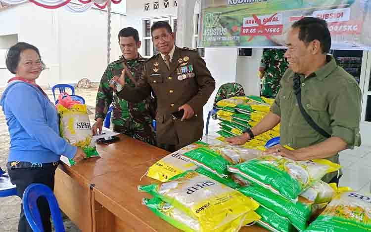Kodim Buntok Adakan Gerakan Pangan Murah di Tamiang Layang
