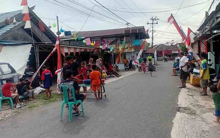 Meriahnya Peringatan HUT ke-80 RI di Kuala Kapuas, Warga Tumpah Ruah Ikuti Berbagai Lomba