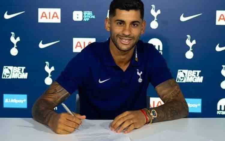 Tottenham Hotspur Resmi Perpanjang Kontrak Cristian Romero