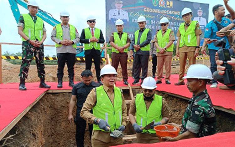 Bupati dan Wabup Barito Timur Letakkan Batu Pertama Pembangunan Bakal Kodim