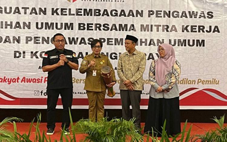 Pemko Palangka Raya Dukung Penuh Pengawasan Pemilu, Jamin Hak Politik Rakyat Terlindungi