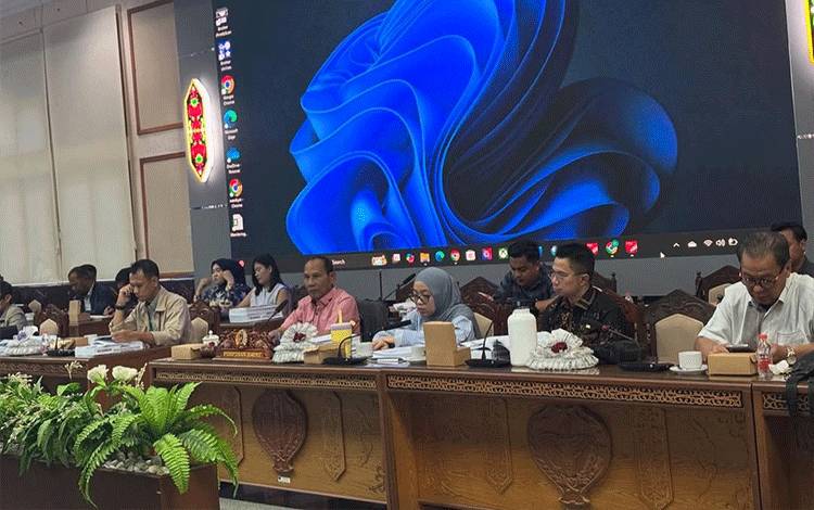 Wakil Ketua I DPRD Kalteng Ajak Generasi Muda Terapkan Pola Hidup Bersih Sehat dan Rutin Berolahraga