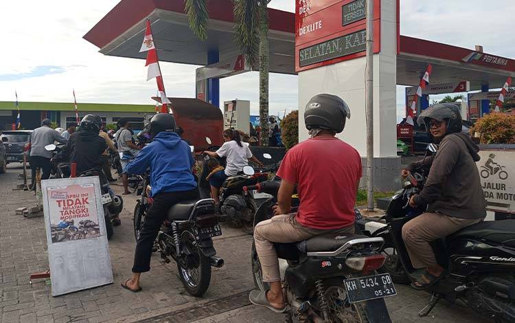 Bupati Kobar Audiensi dengan Pertamina Pastikan Pasokan BBM Normal