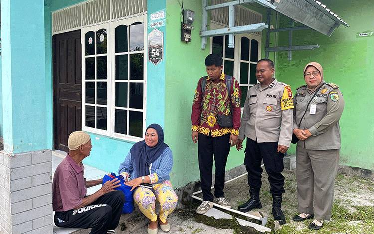 Lurah Panarung Berbagi Kasih dengan Mitra Kerja dan Purnawirawan di HUT ke-80 RI