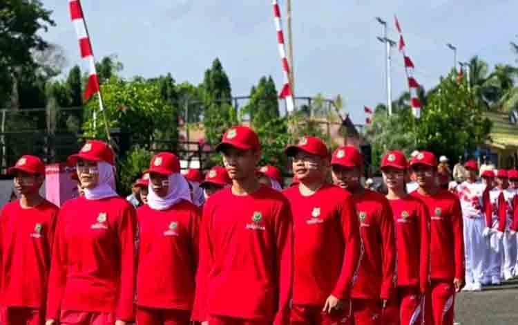 Ratusan Pelajar dan OPD Pemkab Kapuas Semarakan Gerak Jalan HUT RI Ke-80