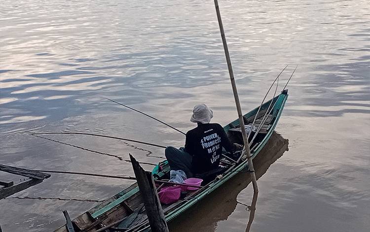 Keruhnya DAS Kapuas Buat Populasi Ikan Mulai Langka
