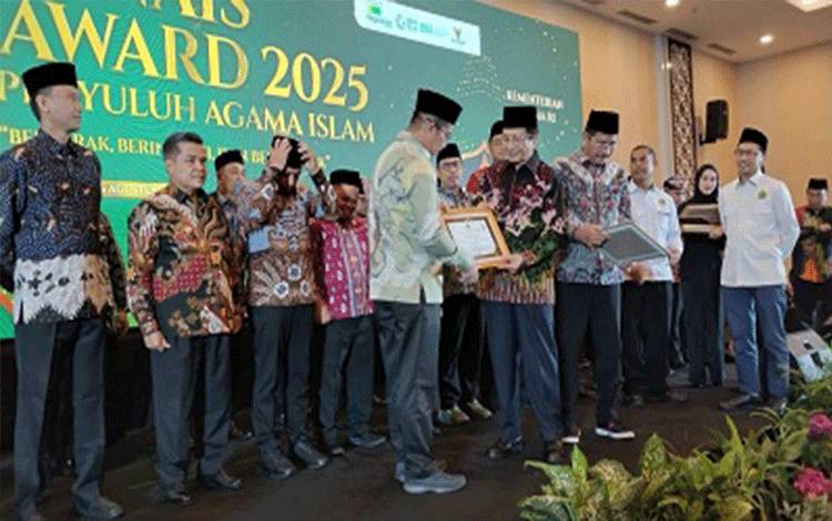 Pemkab Kobar Raih PENAIS Award 2025, Bentuk Apresiasi Dukungan pada Penyuluh Agama Islam
