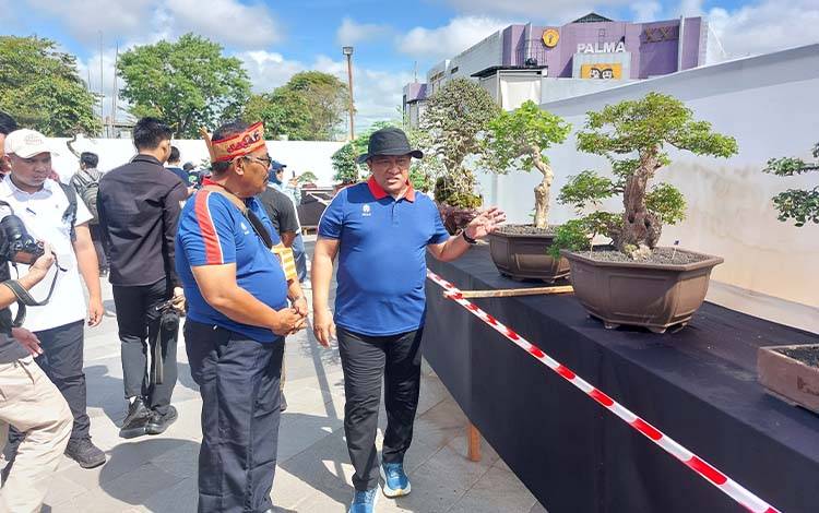 Wagub Kalteng Apresiasi World Exhibition Bonsai: Wadah Positif bagi Pelaku Usaha dan Pecinta Seni