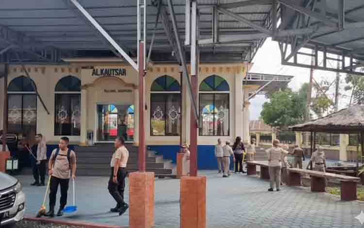 Polres Kapuas Gelar Bakti Sosial di Sejumlah Masjid Peringati Maulid Nabi Muhammad SAW 1447 H
