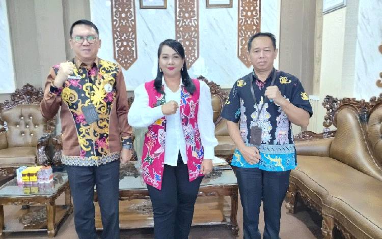 Lurah Tumbang Talaken Gusti Ray Novhanda Raih Penghargaan Peacemaker Justice Award 2025