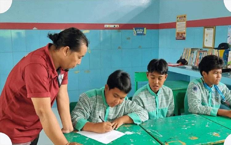 Balai Bahasa Kalteng Lakukan Pemantauan RBD di Sukamara