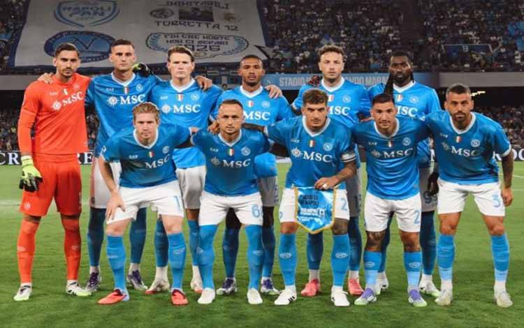 Napoli Jaga Asa Juara Usai Hajar Cremonese 4-0