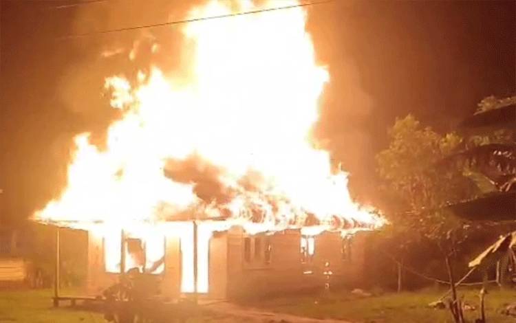 Kebakaran Hanguskan Bangunan Mebel di Basarang Kapuas