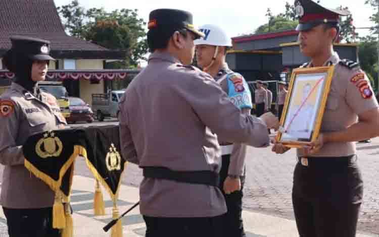 Satu Personel Polres Seruyan Diberhentikan Tidak Hormat