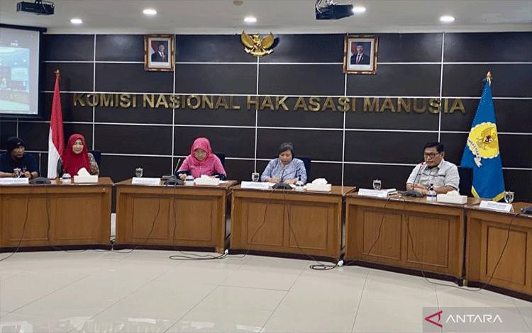 Komnas HAM Dorong Penegakan Hukum Aksi Demo 10 Orang Tewas