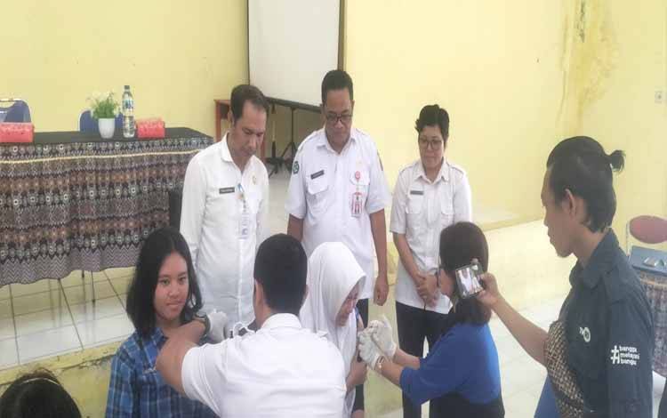 Plt Kadinkes Barito Selatan: Imunisasi Vaksin HPV untuk Mencegah Kanker Rahim