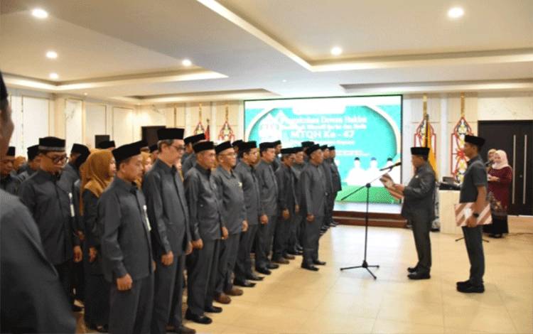 Bupati Kapuas Kukuhkan Dewan Hakim MTQH ke-47 dan Minta Jaga Objektivitas Penilaian