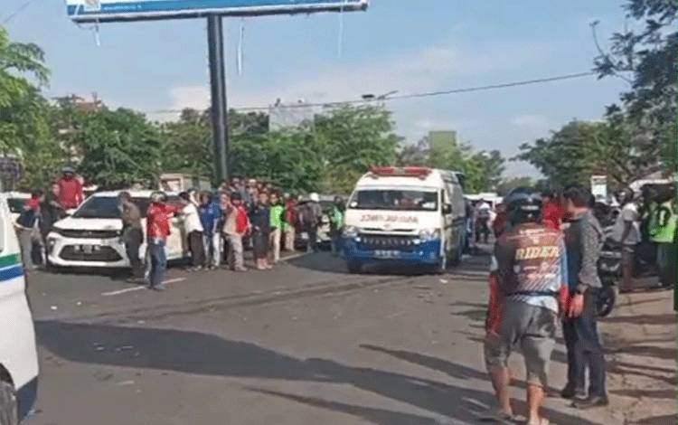 Seorang Korban Tewas dan 3 Luka Akibat Kecelakaan Beruntun di Jalan A Yani Banjarmasin