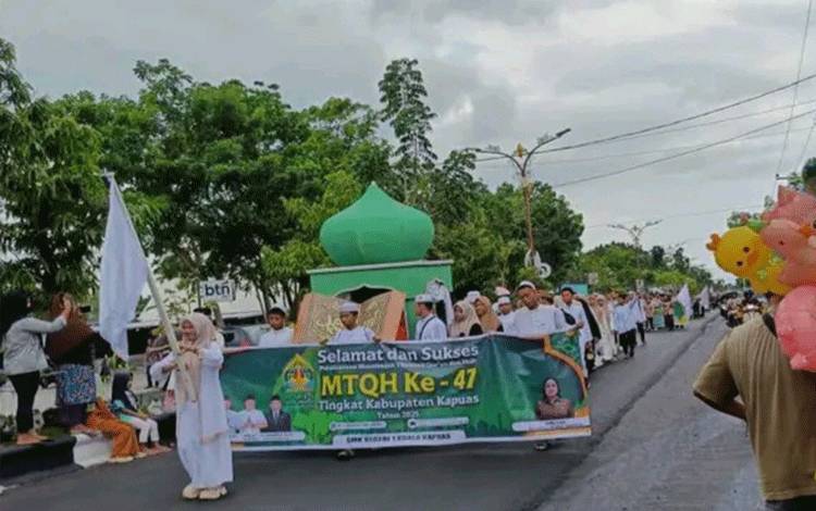 Pawai Ta'aruf Pembuka MTQH ke-47 Kapuas Berlangsung Meriah