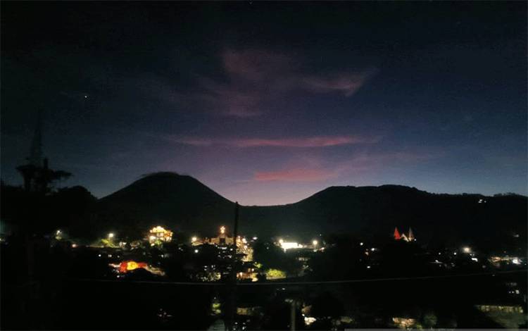 Pos PGA Rekam 36 Kali Gempa Vulkanik Gunung Lokon