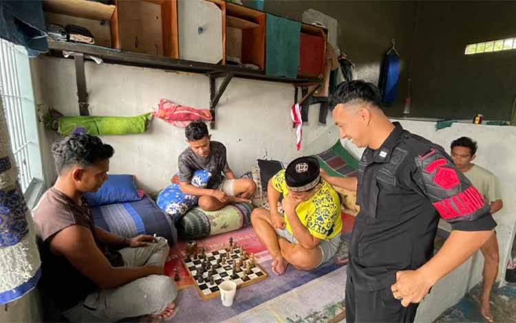 Lapas Sukamara Periksa Blok Kamar Huniar Warga Binaan