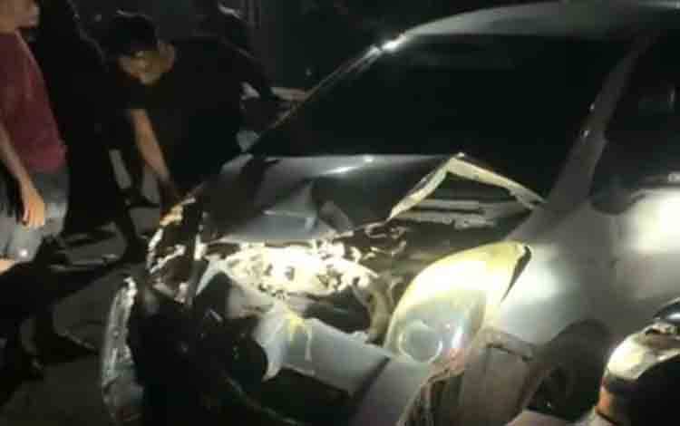 Kecelakaan Tunggal di Jalan Trans Kalimantan, Begini Kondisi Sopir Mobil Usai Tabrak Truk Parkir