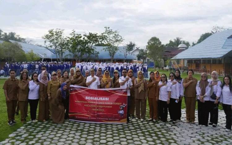 KPU Kapuas Tanamkan Nilai Demokrasi pada Pemilih Pemula di SMKN 1