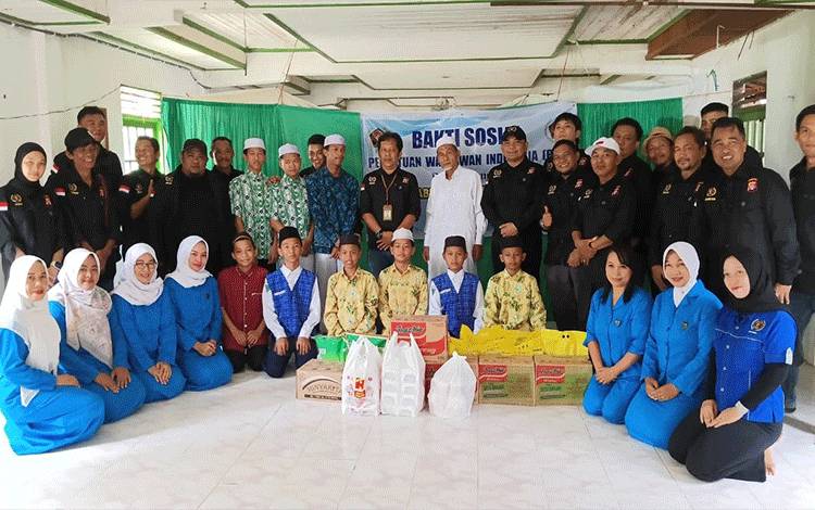 PWI Barito Selatan Gelar Baksos Sasar Warga Kurang Mampu dan Panti Asuhan Darurrahmah