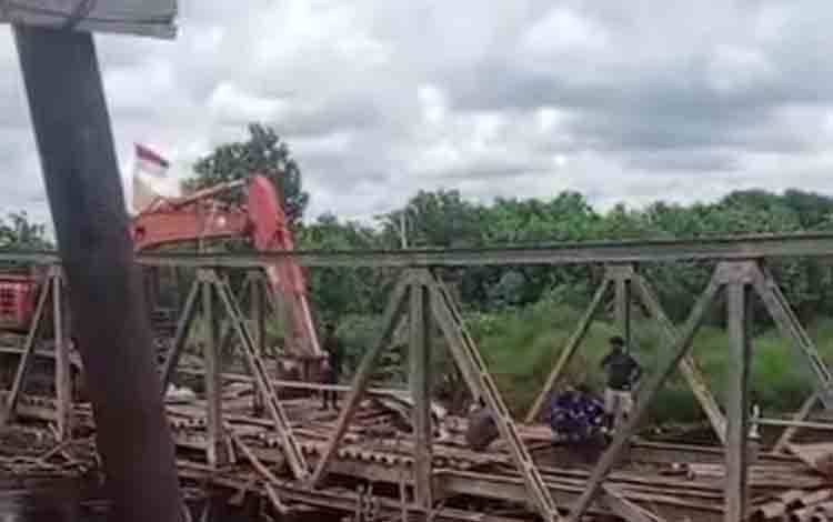Perbaikan Jembatan Alternatif Sei Lenggana Diperkirakan Hingga Tengah Malam