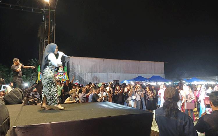 Ribuan Warga Padati Acara Happy Dangdut yang Digelar Himpunan Pemuda Katingan