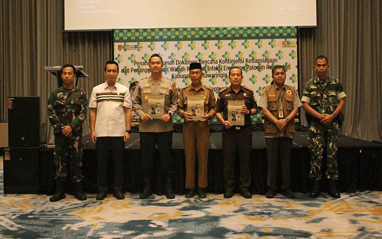 DPRD Kobar Hadiri Penandatanganan Dokumen Rencana Kontinjensi Penanggulangan Wabah Penyakit 2025