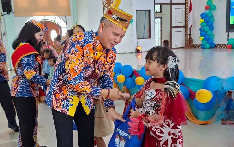 Bupati Gunung Mas Ajak Orangtua Bimbing Anak Jadi Generasi Sehat dan Cerdas