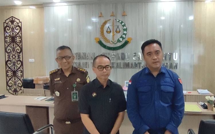 Kejati Kalteng Geledah Kantor CV Dayak Lestari, Sita Dokumen dan Mobil Terkait Korupsi Zircon PT Investasi Mandiri