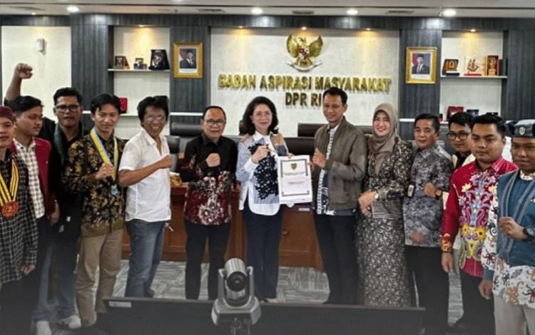 DPRD Kalteng dan Cipayung Plus Sampaikan Tuntutan ke Badan Aspirasi Masyarakat DPR RI