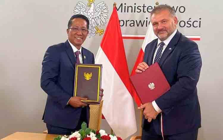 RI dan Polandia Teken Perjanjian Bantuan Timbal Balik Masalah Pidana