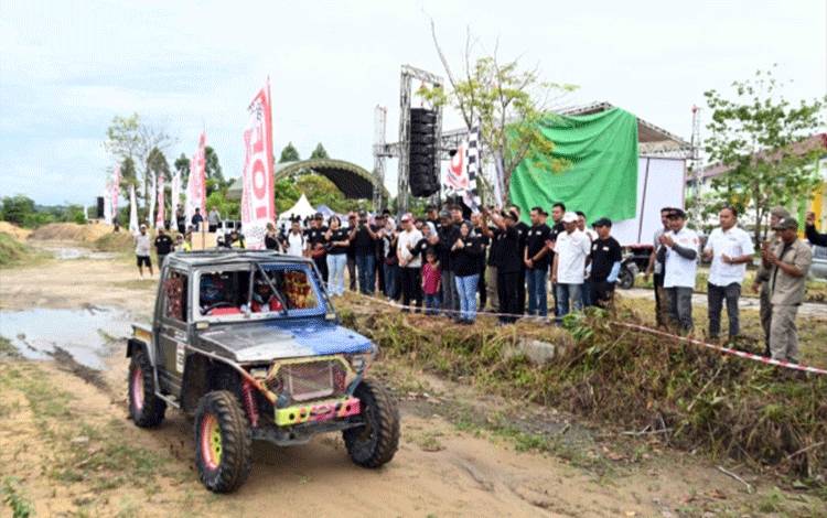 Bupati Buka Kejurda Offroad Kobar #2