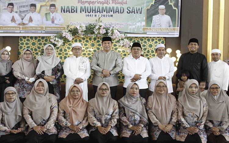 MIN 1 Pulpis Gelar Peringatan Maulid, Murid Diminta Teladani Sifat Nabi Muhammad SAW