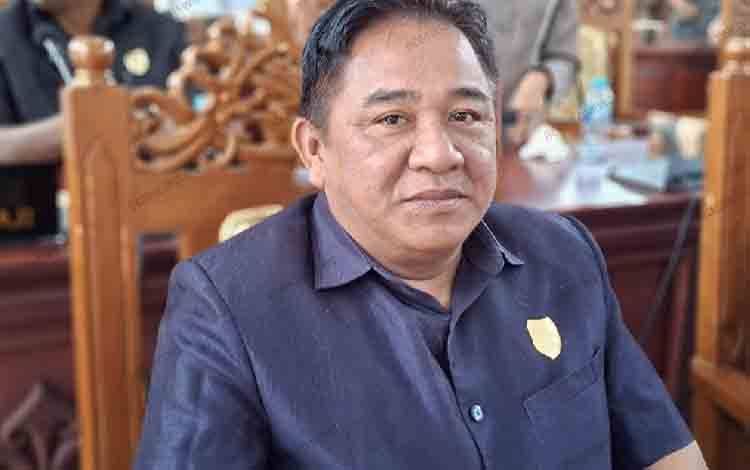 Anggota DPRD Gunung Mas Imbau ASN Jaga Integritas dan Bekerja dengan Hati