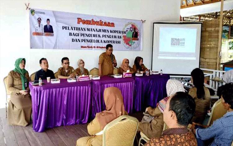 Disnakertranskop UKM Barut Gelar Pelatihan Manajemen Koperasi Tahun 2025