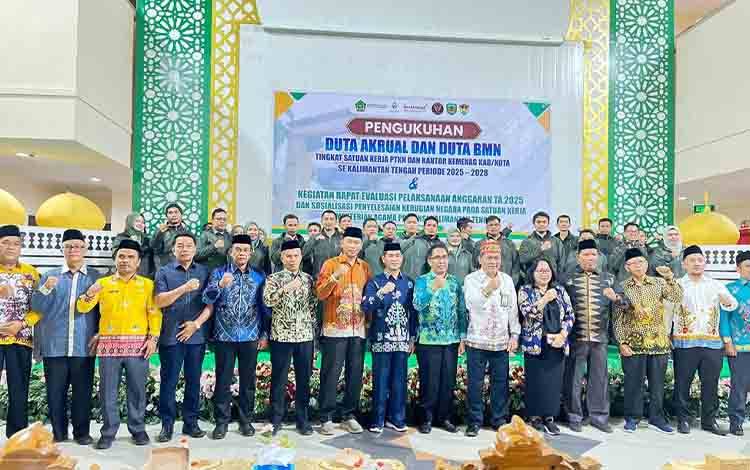 Dua ASN Kemenag Kapuas Dikukuhkan sebagai Duta Akrual dan Duta BMN