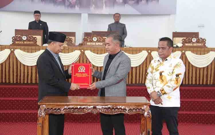 Wabup Seruyan Hadiri Rapat Paripurna DPRD Bahas Persetujuan Perubahan APBD 2025